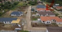 Luxus ingatlan úszómedencével eladó Inárcson