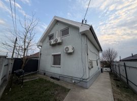 Gyálon két generációs családi ház eladó