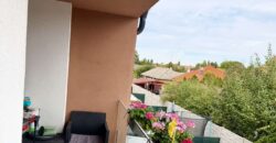 Monoron igényes lakás eladó