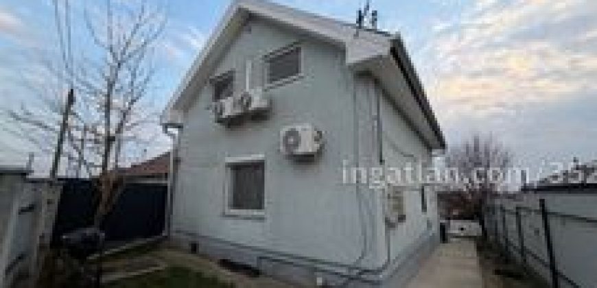 Gyálon két generációs családi ház eladó