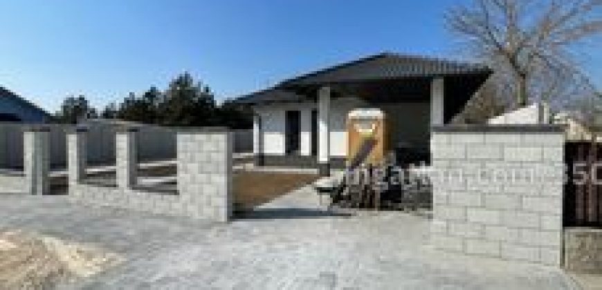 Kakucson eladó új építésű ikerház elülső fele